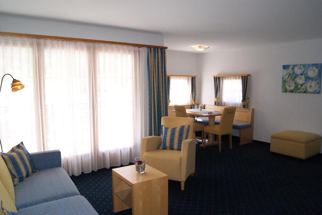 Ferienwohnungen Hotel Allegra زوز المظهر الخارجي الصورة